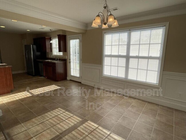 Building Photo - 6324 E McMillan Creek Dr