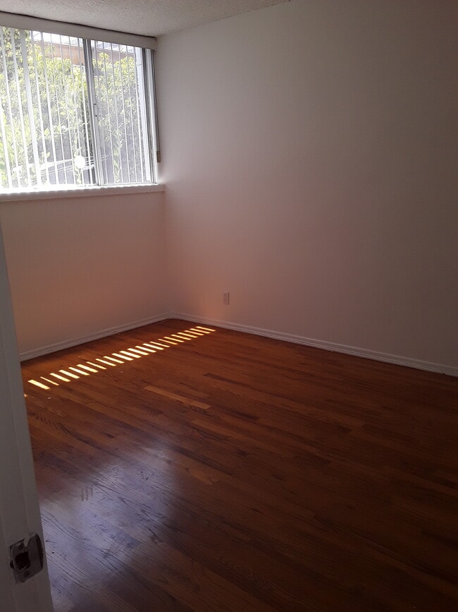 Bedroom 1 - 1307 Barry Ave