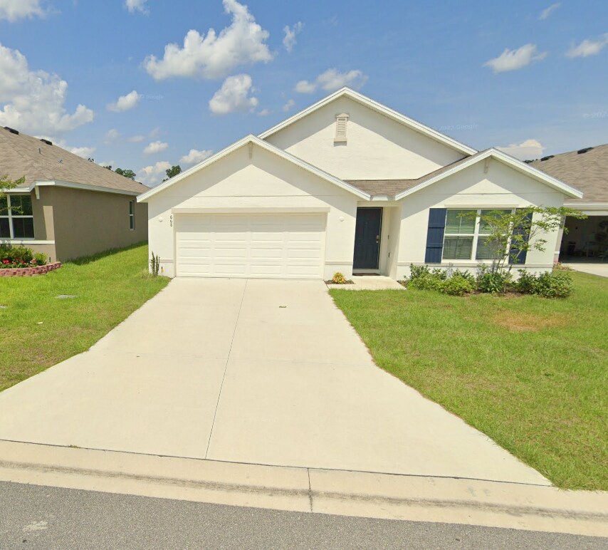 Foto principal - 668 SE 65th Ave