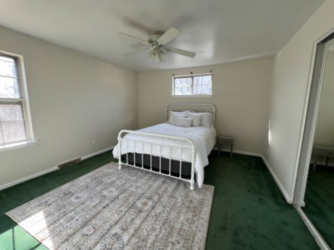 Foto del edificio - 2440 Whitney Ct