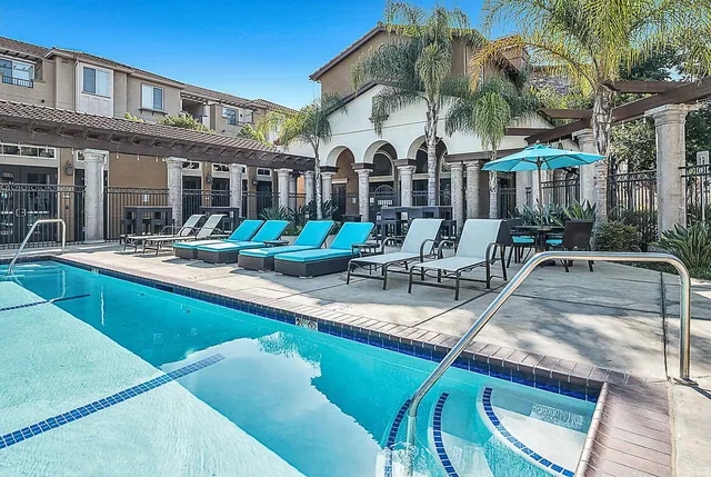 Building Photo - 383 Vista Roma Way