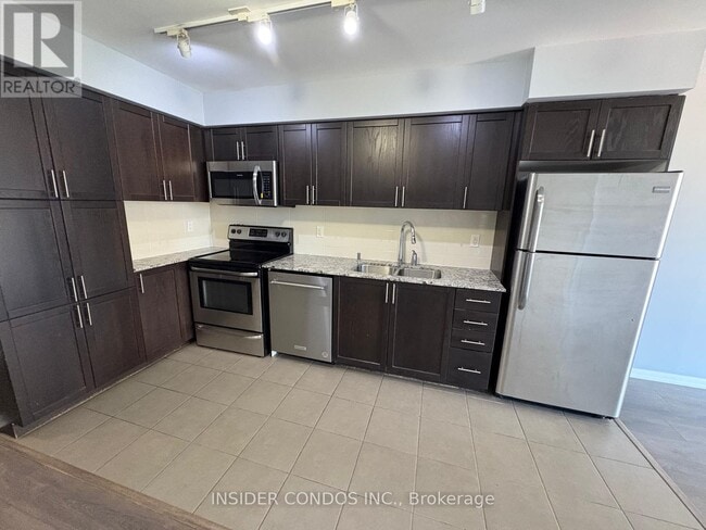 Photo du bâtiment - 800-800 Lawrence Ave W