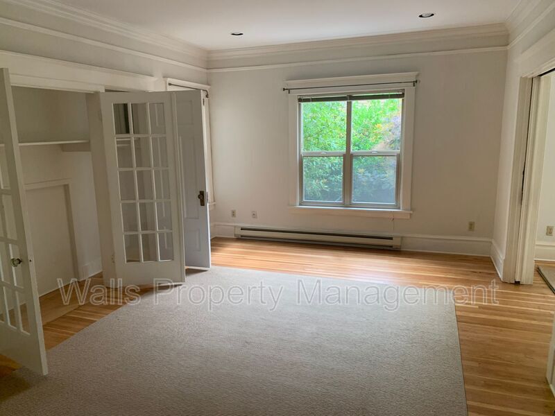 Foto principal - 1321 4th Ave W