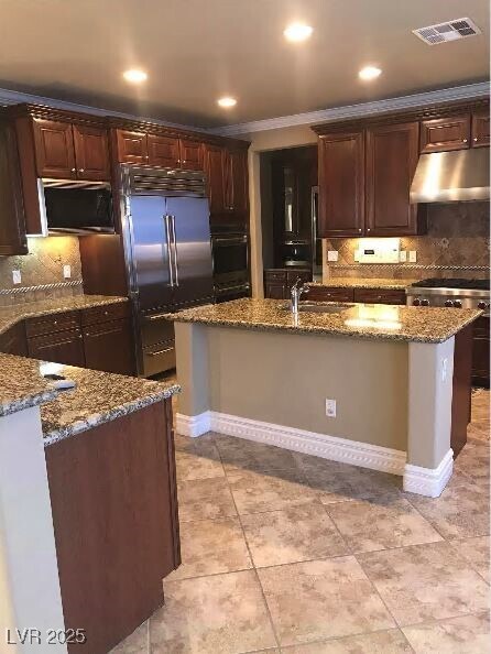 Foto del edificio - 6645 Natalia Ct