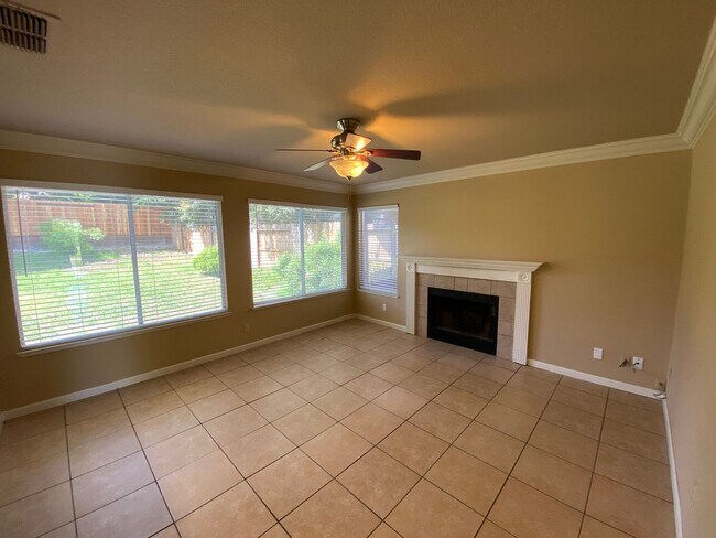 Foto del edificio - Move In By June 1st & Get $200 Off Your 1s...