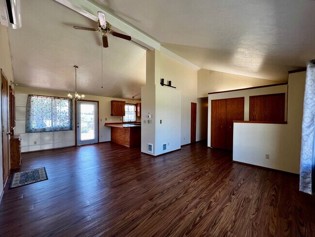 Foto del edificio - Move in special - $150 off first month's rent!