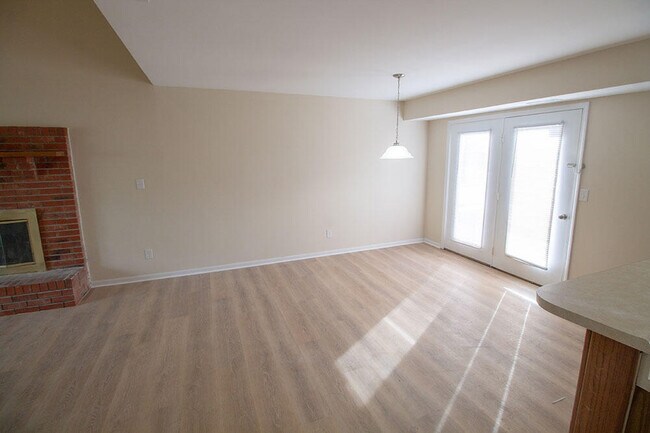 Foto del edificio - 3715 Hermitage Rd