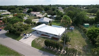 Building Photo - 1409 Palm Way