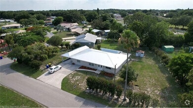 Building Photo - 1409 Palm Way