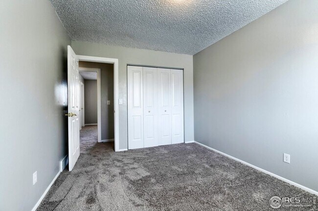 Habitación privada con vestidor. - 2133 Wedgewood Ct