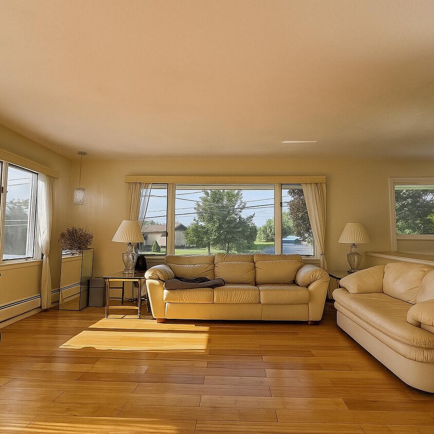 Primary Photo - 137 Honness Ln