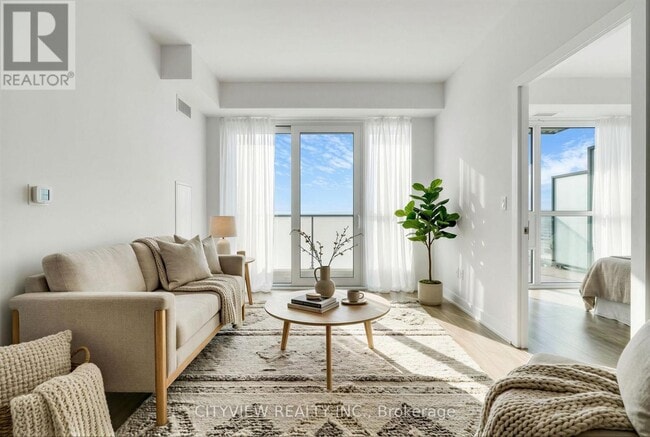 Photo du bâtiment - 430 Square One Dr