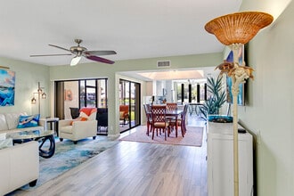 Building Photo - 16997 Waterbend Dr