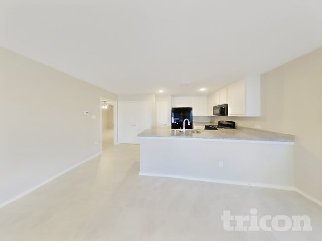 Building Photo - 8901 Red Fox Trl