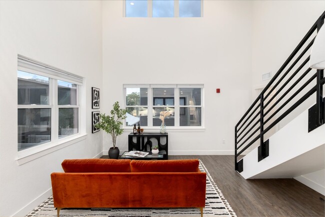 Building Photo - Beautiful West Wash Park home available NOW!