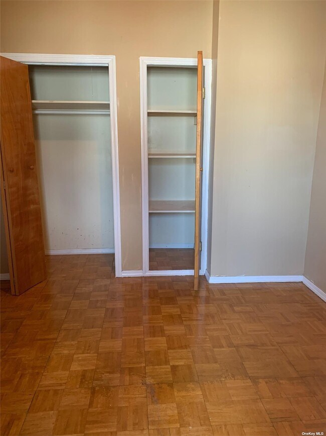 Foto del edificio - 912 E 89th St