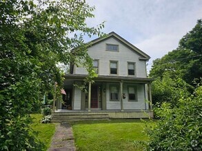 Building Photo - 33 Wildwood Ave