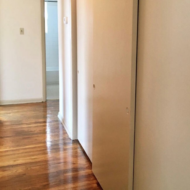 Foto del edificio - 2438 E Kelly St