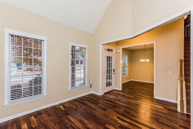 Building Photo - 347 Laurel Glen Xing