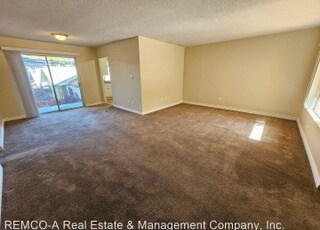 Building Photo - 1625 E Appleton St