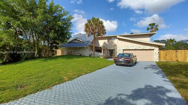 Foto del edificio - 540 SW 101st Ave