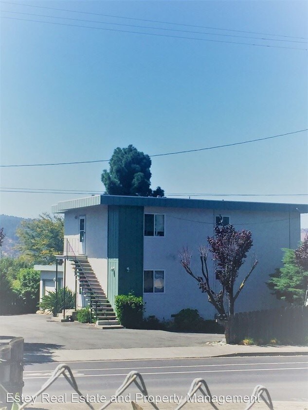 Foto principal - 2 br, 1 bath House - 908 Military West
