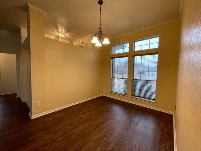 Building Photo - 2306 Moonstone Dr