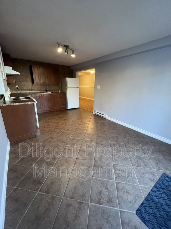 Building Photo - 751 Mountain Ash Rd
