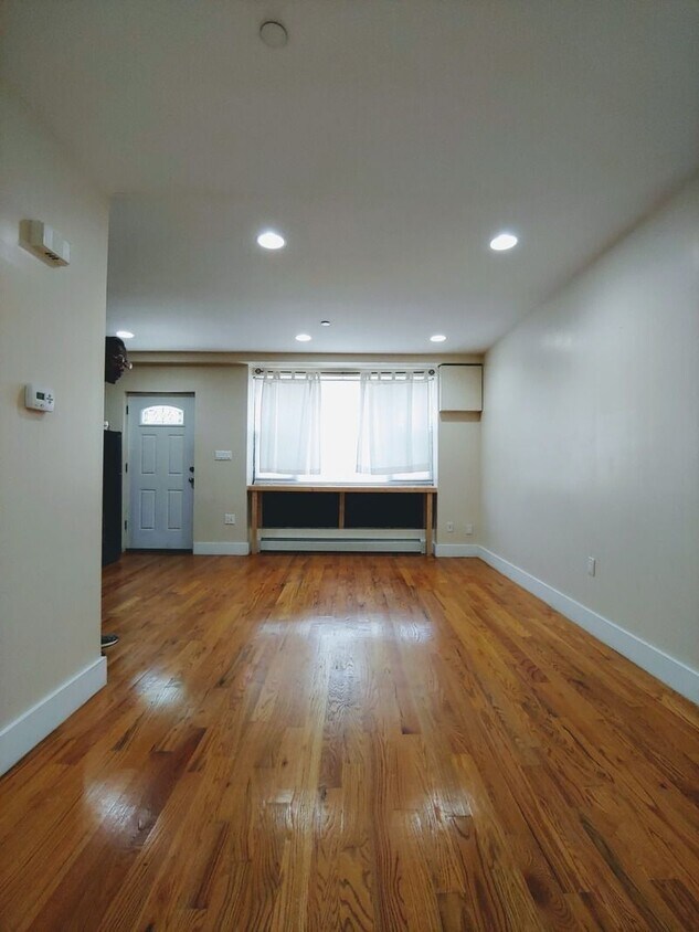 Foto del edificio - 625 Van Buren St