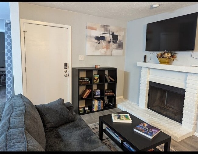 Photo - 1901 Holleman Dr W Apartment