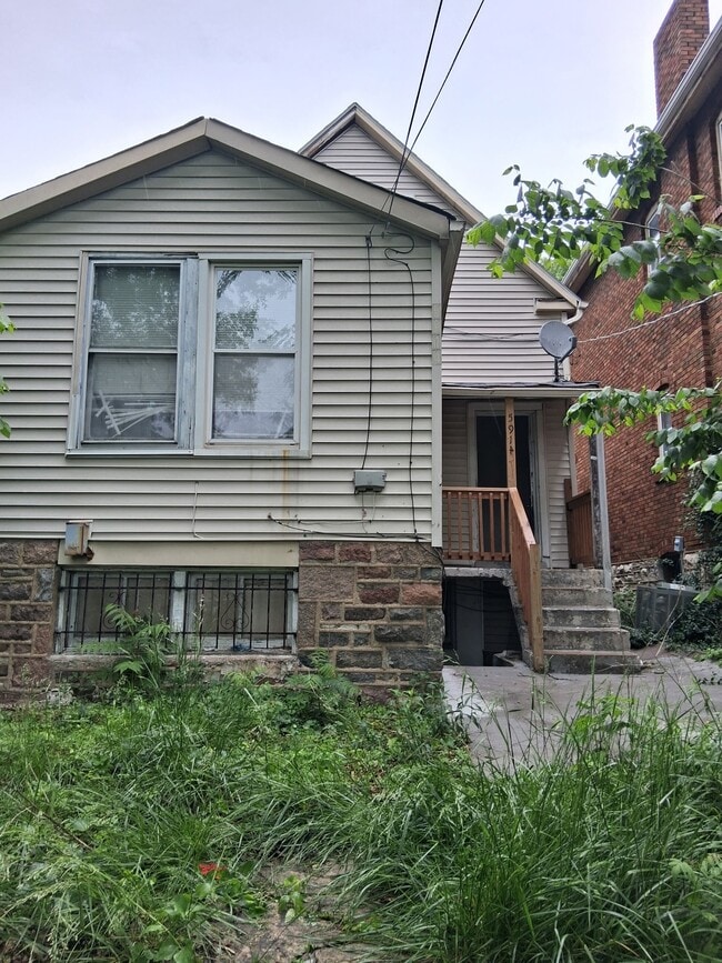 Building Photo - 5914 Lalite Ave