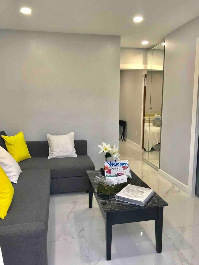 Building Photo - 15061 SW 89th Ct