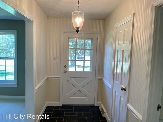 Building Photo - 6 br, 4.5 bath House - 132 Chesterfield Road