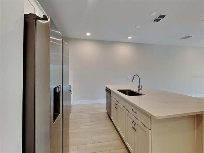 Building Photo - 7882 Spectrum Dr