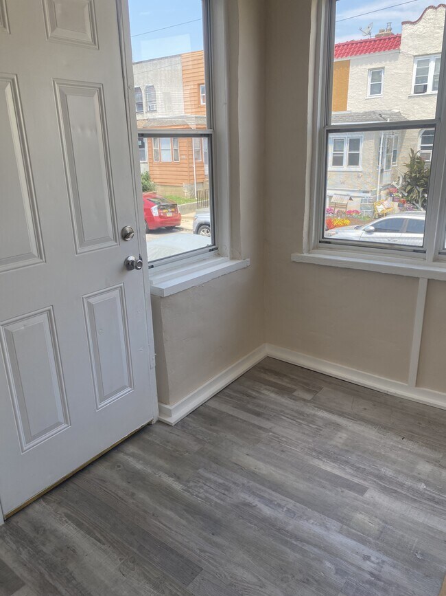 Photo - 6954 Clinton Rd House