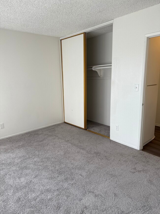 Foto del edificio - 14106 Cerise Ave