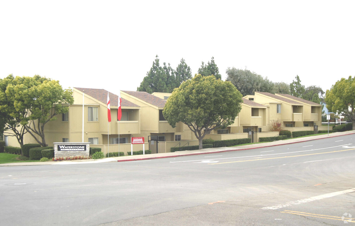 Building Photo - Waterstone At Vallejo