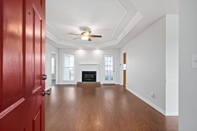 Building Photo - 207 Moncrest Dr