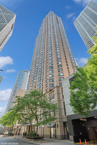 Building Photo - 401 E Ontario St