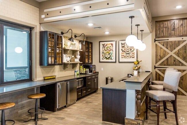 Casa club - Vintage at Emory Road Apartments