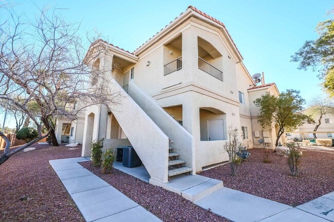 Building Photo - Villas at Hidden Canyon!