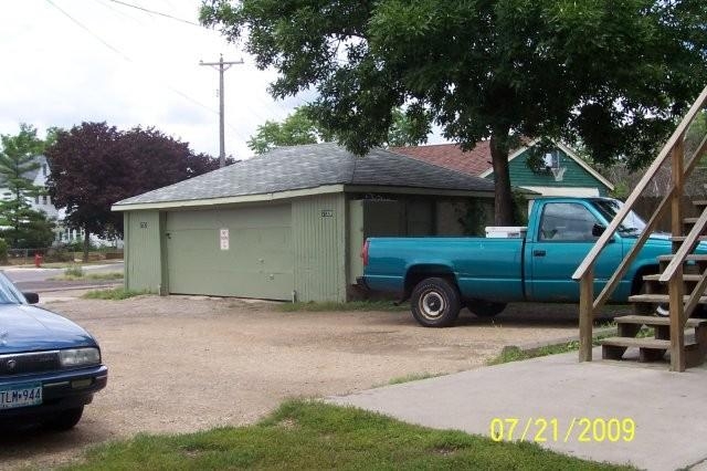 Building Photo - 739 Stewart Ave