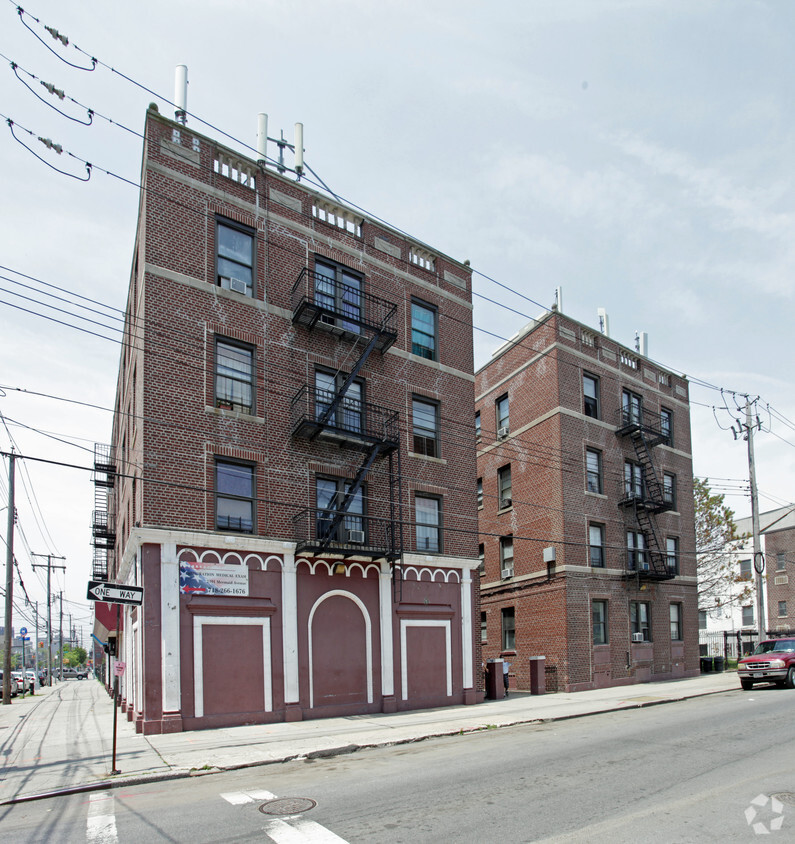 Foto principal - 2890 W 21st St