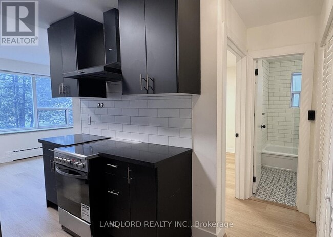 Building Photo - 420 Eglinton Ave E