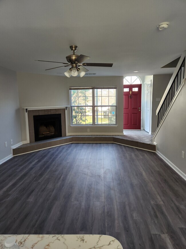 Living Room - 121 Macintosh Ct