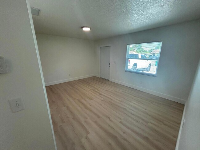Building Photo - 2149 Sibley Ave