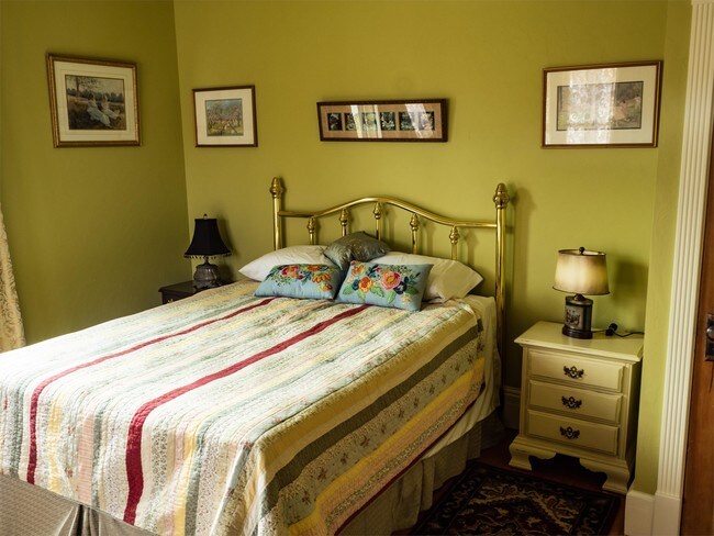 Foto del edificio - 202 N Pleasant St