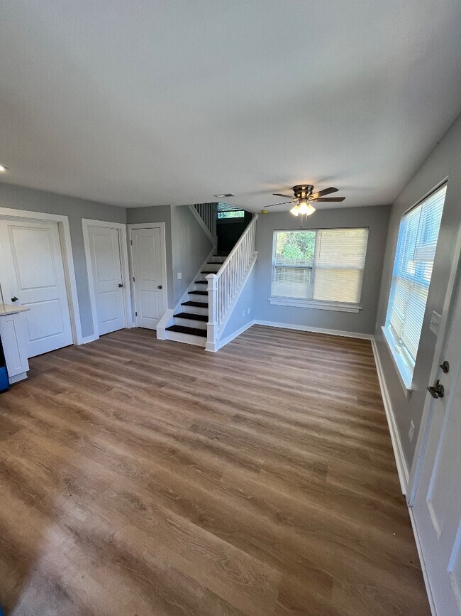 Foto del edificio - 1817 Newcastle St