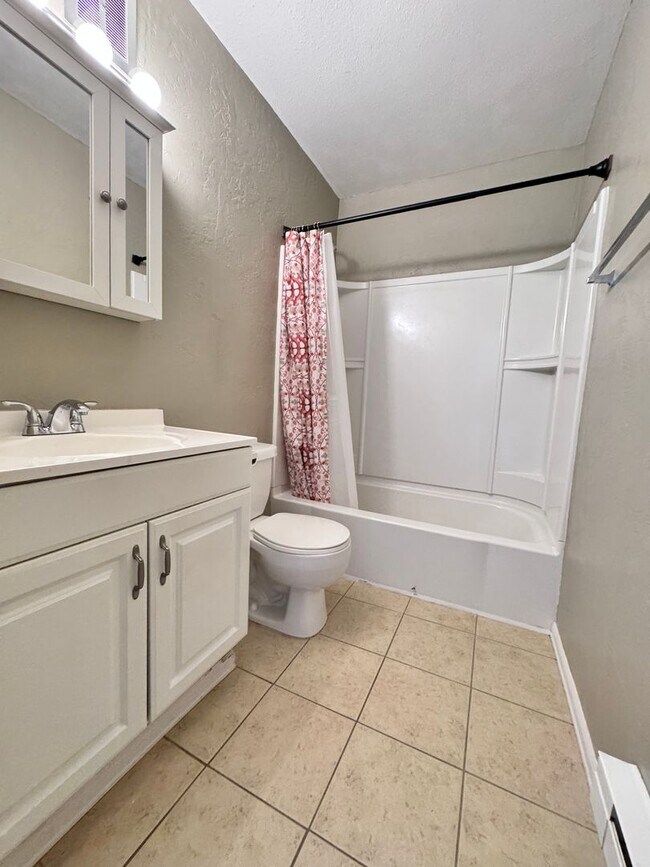 Foto del edificio - Cute 1 Bedroom-2nd floor Condo in Windsor
