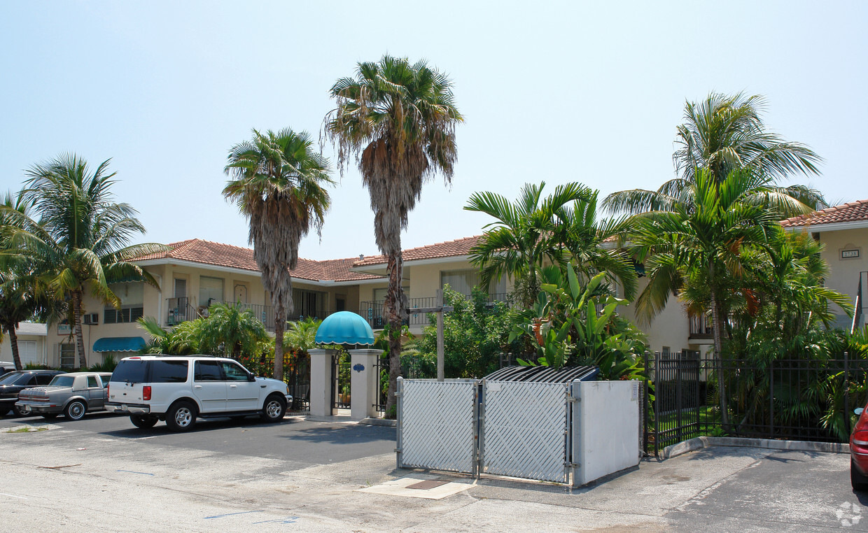 Building Photo - Palm Key Apartments